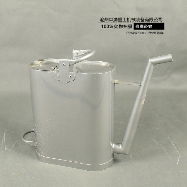 鋁制長(zhǎng)嘴加油桶